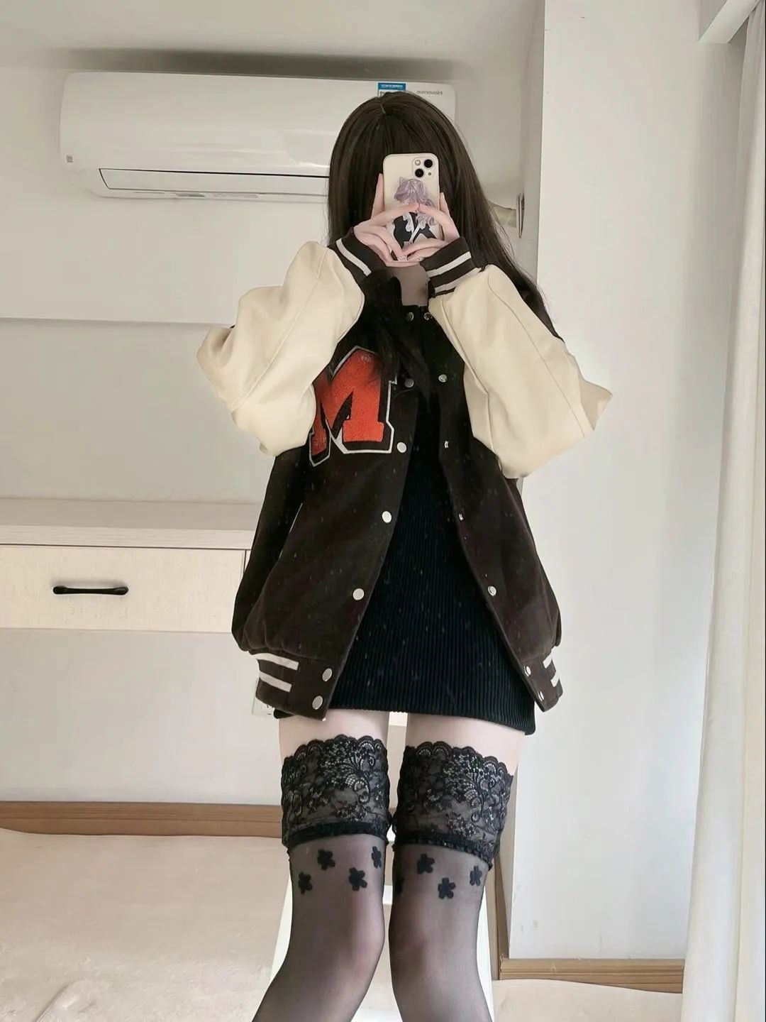 今日黑丝壁纸 001