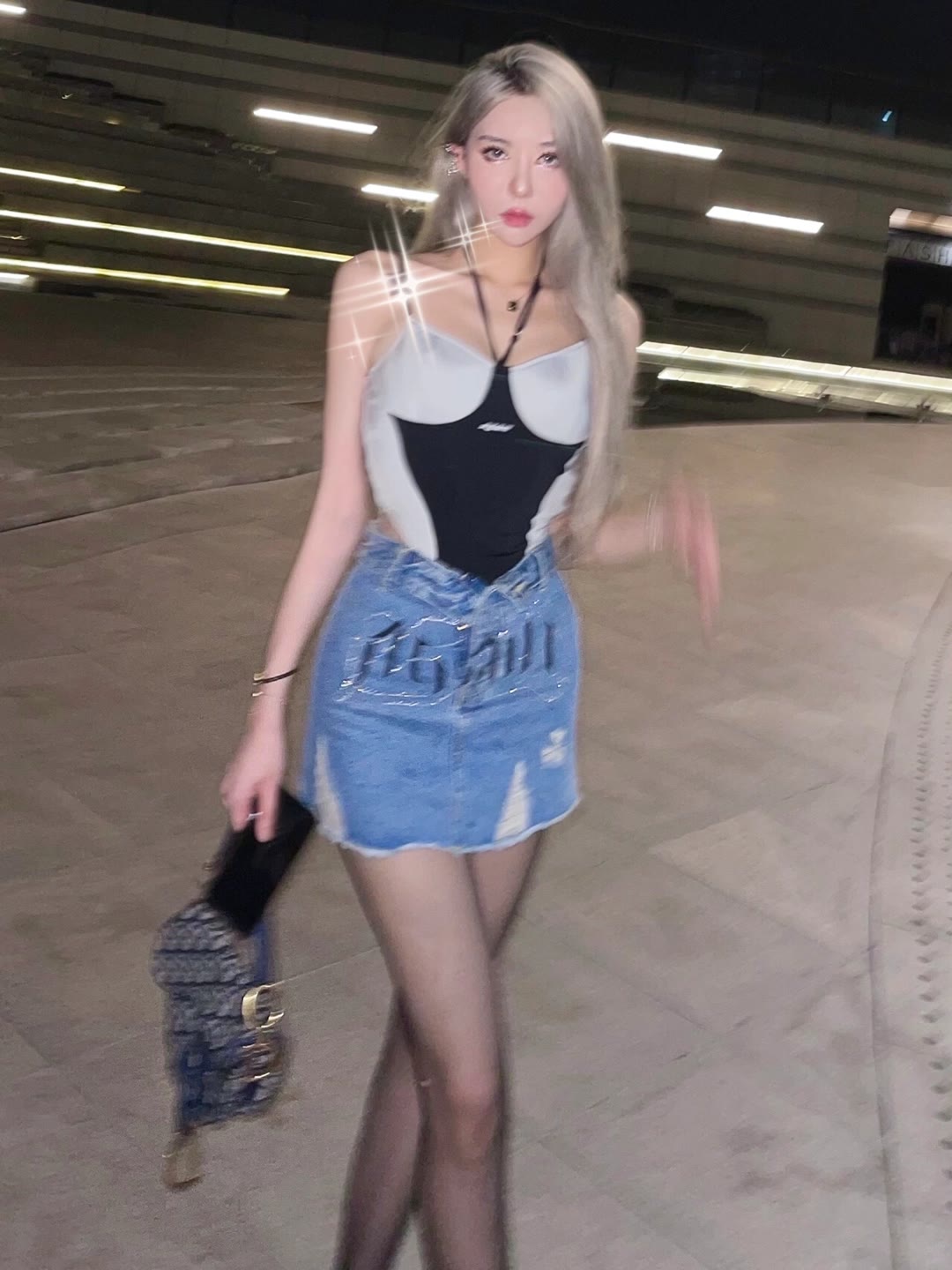 今日黑丝壁纸 001