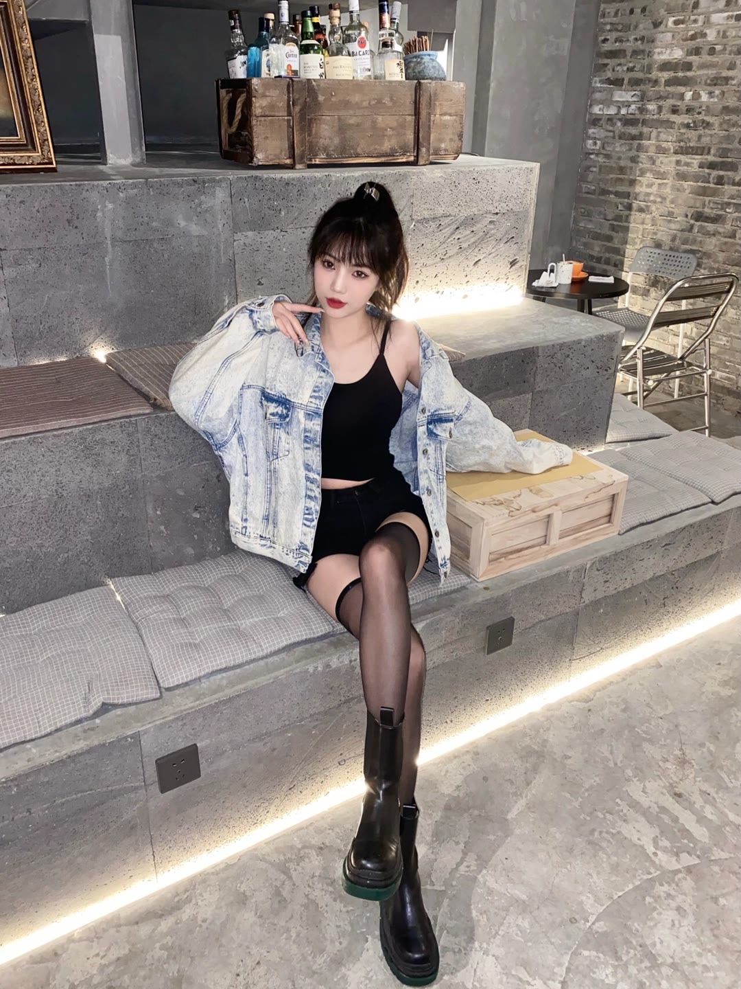 今日黑丝壁纸 003