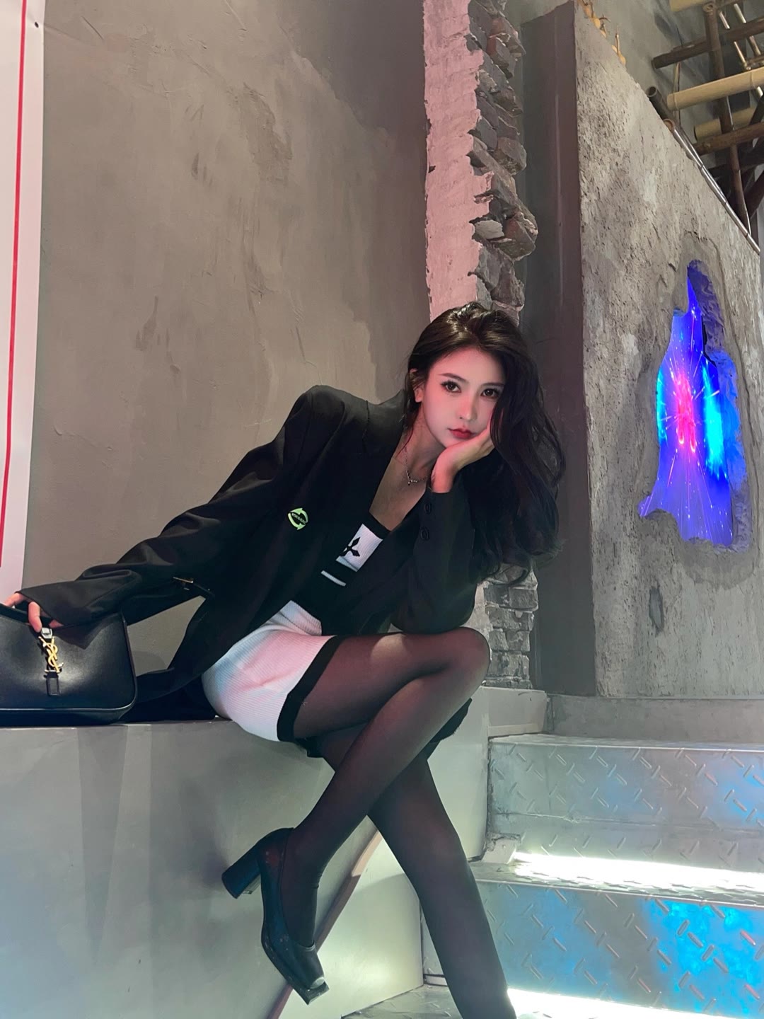 今日黑丝壁纸 005