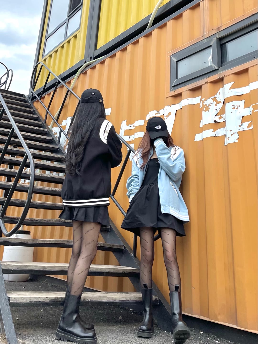 今日黑丝壁纸 005