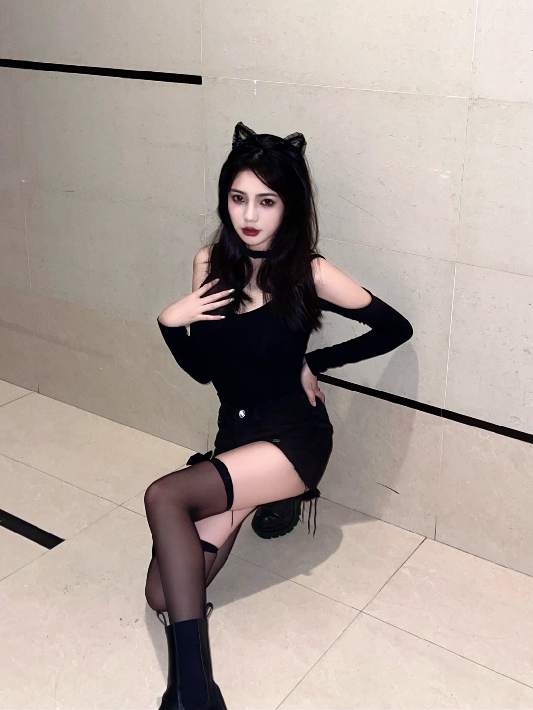 今日黑丝壁纸 005