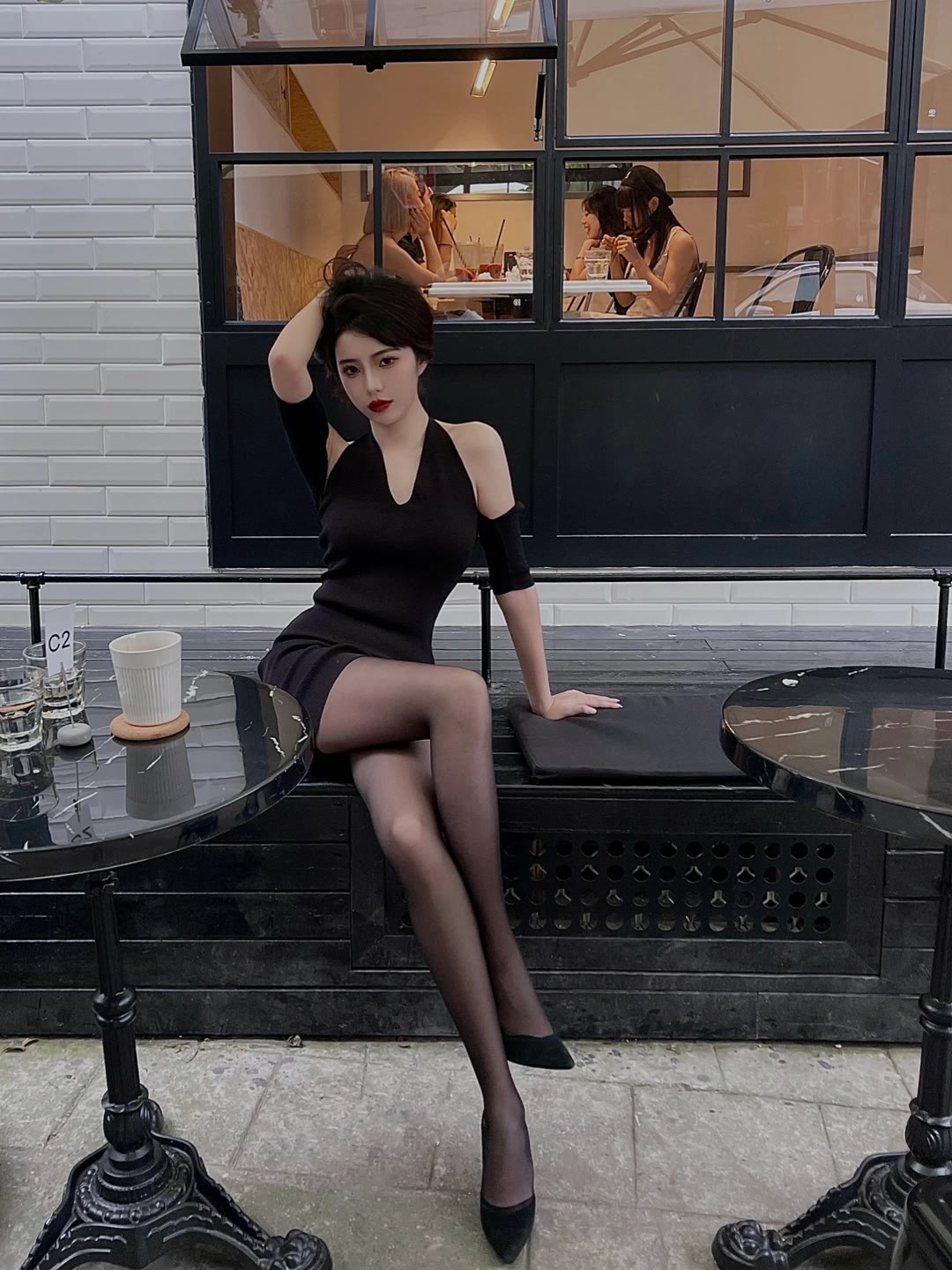 今日黑丝壁纸 011