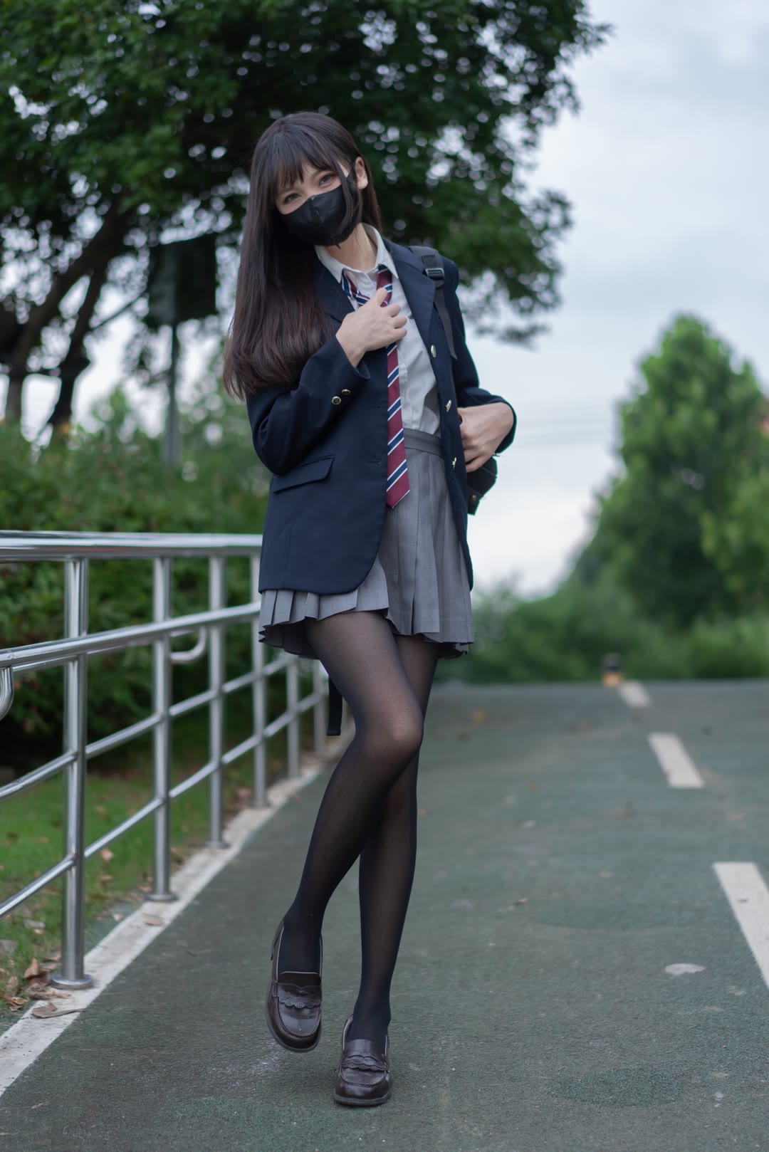 今日黑丝壁纸 015