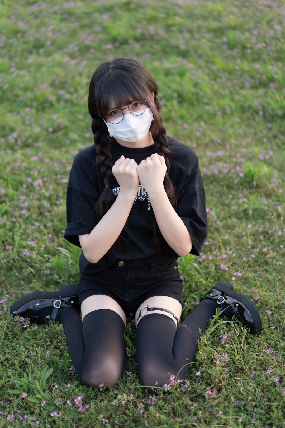 今日黑丝壁纸 017