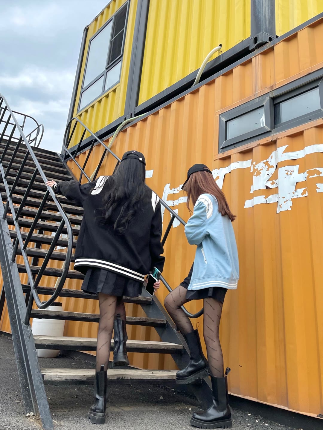 今日黑丝壁纸 017