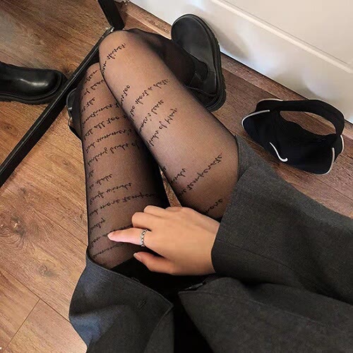 今日黑丝壁纸 020